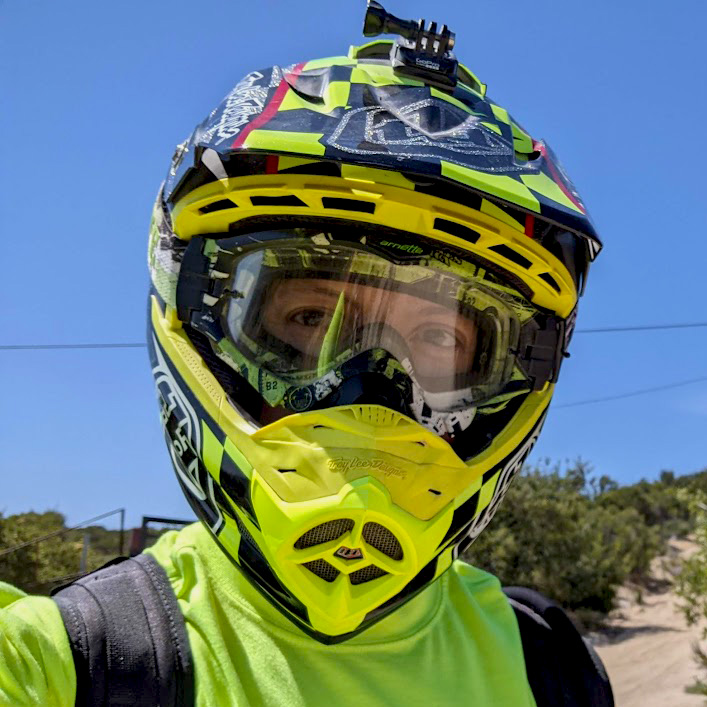 site icon helmet selfie